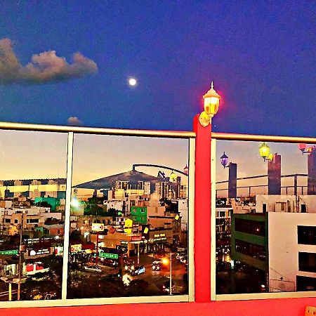 Hotel Versalles Suites Cancun Bagian luar foto