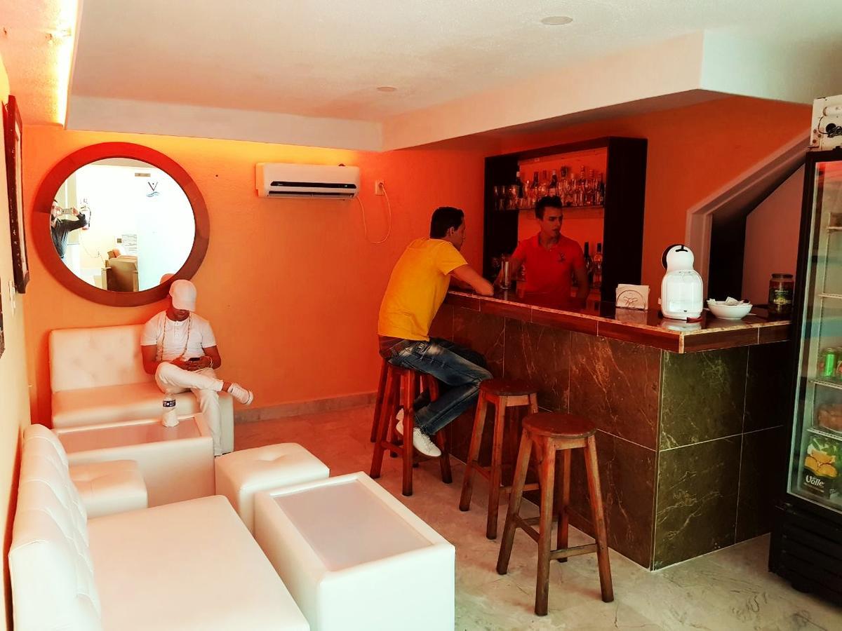 Hotel Versalles Suites Cancun Bagian luar foto