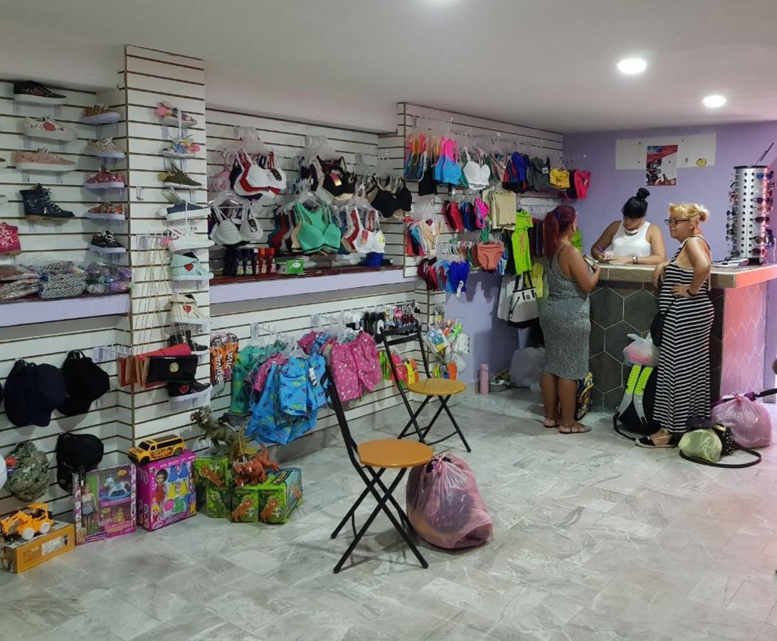 Hotel Versalles Suites Cancun Bagian luar foto