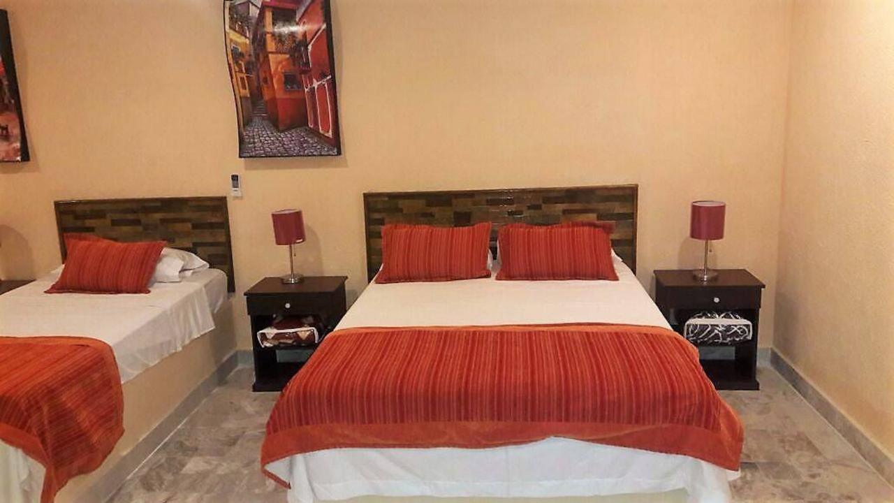 Hotel Versalles Suites Cancun Bagian luar foto