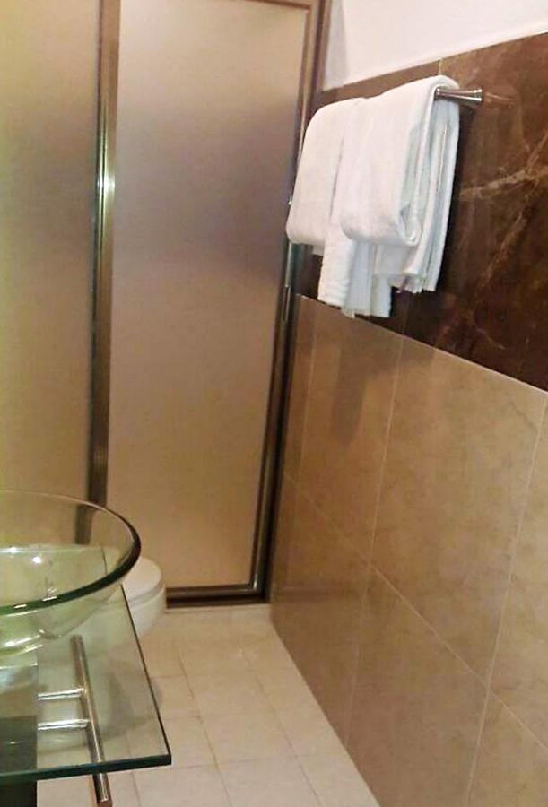 Hotel Versalles Suites Cancun Bagian luar foto