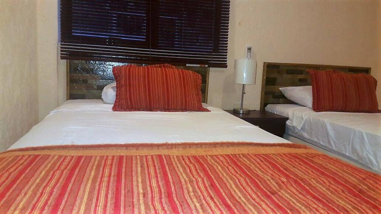 Hotel Versalles Suites Cancun Bagian luar foto