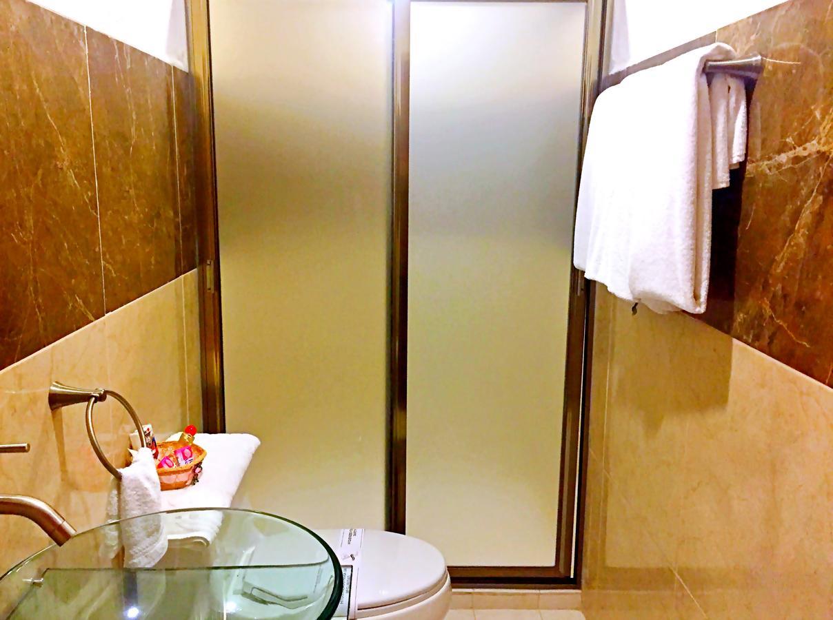 Hotel Versalles Suites Cancun Bagian luar foto