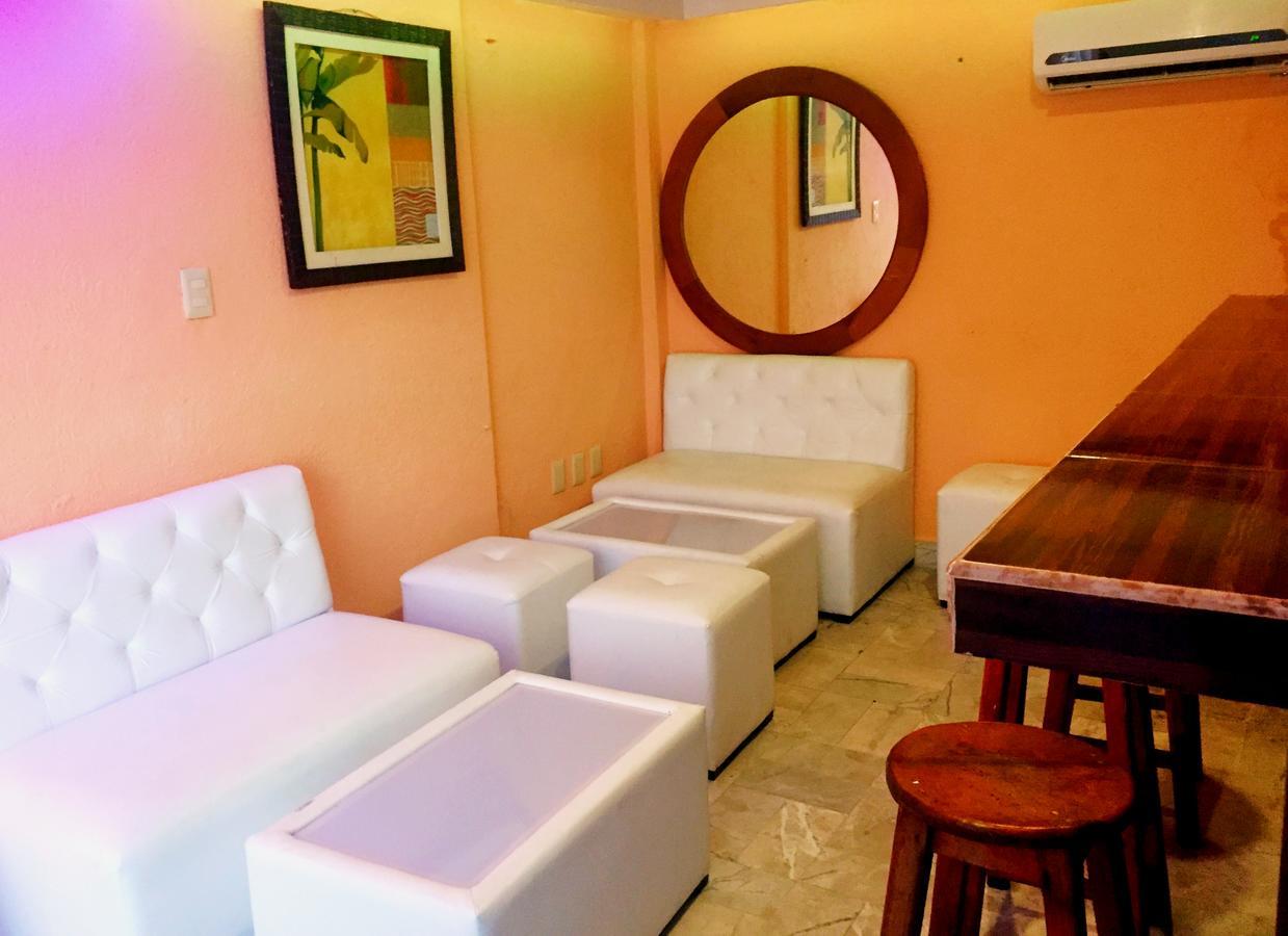 Hotel Versalles Suites Cancun Bagian luar foto