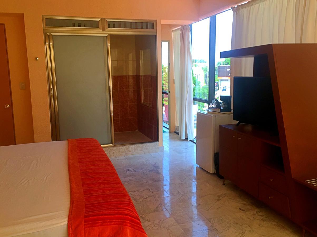 Hotel Versalles Suites Cancun Bagian luar foto