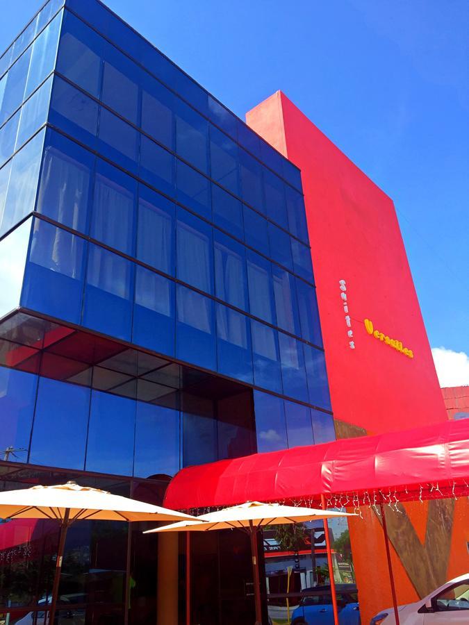 Hotel Versalles Suites Cancun Bagian luar foto