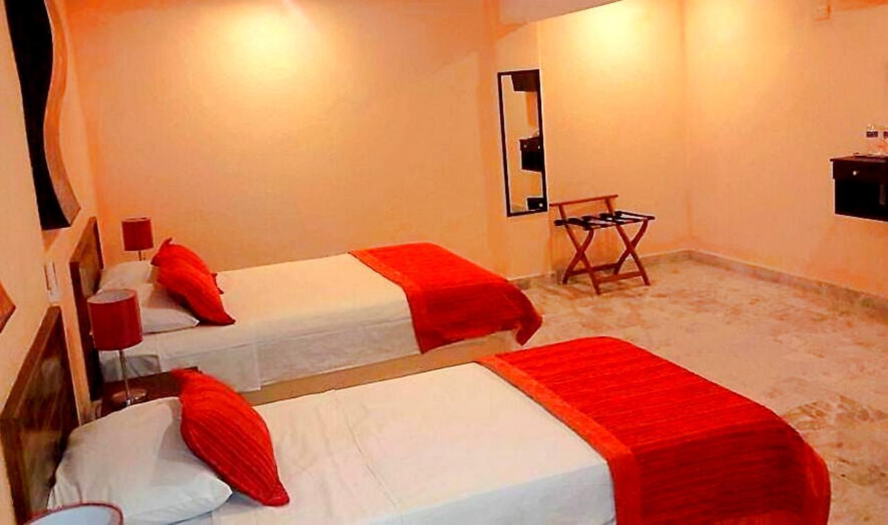Hotel Versalles Suites Cancun Bagian luar foto