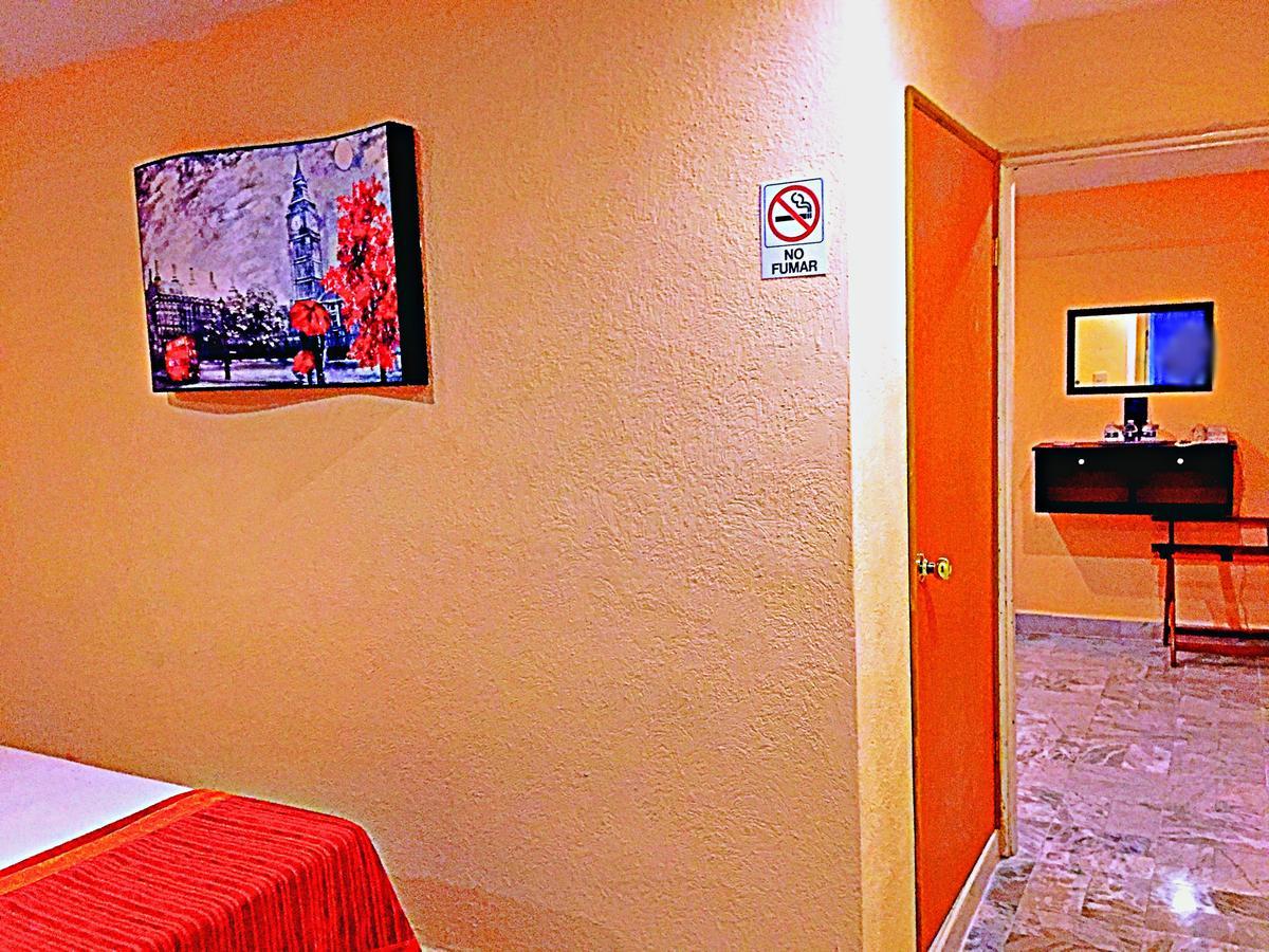 Hotel Versalles Suites Cancun Bagian luar foto
