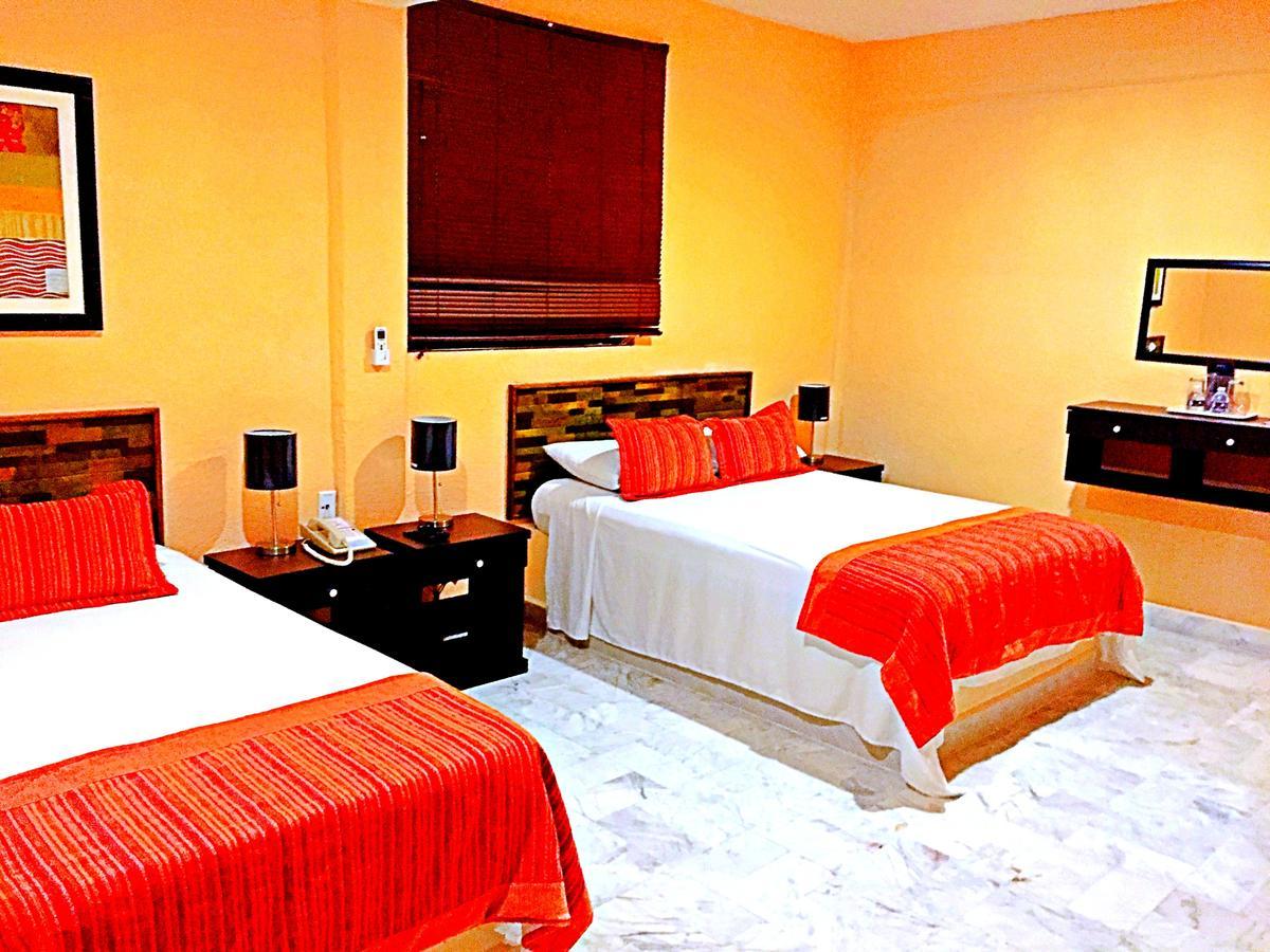 Hotel Versalles Suites Cancun Bagian luar foto